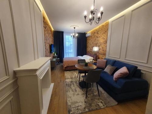 Afanasivsʹkyy Yar Apartment | Design studio in the center of Kyiv residential complex "Yaroslavov Grad"