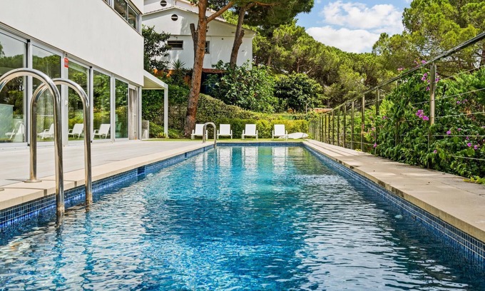 Cabrils Villa | Design villa with views and pool