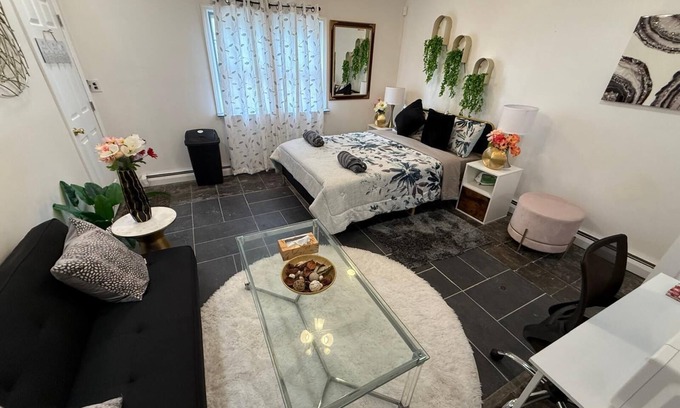 North Massapequa House | Designer 2 Rooms Modern Luxury Pad- 0 Cleaning Fee