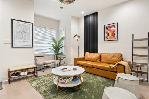 Columbia Heights House | Designer 3BR DC Home King Bed, Family Friendly