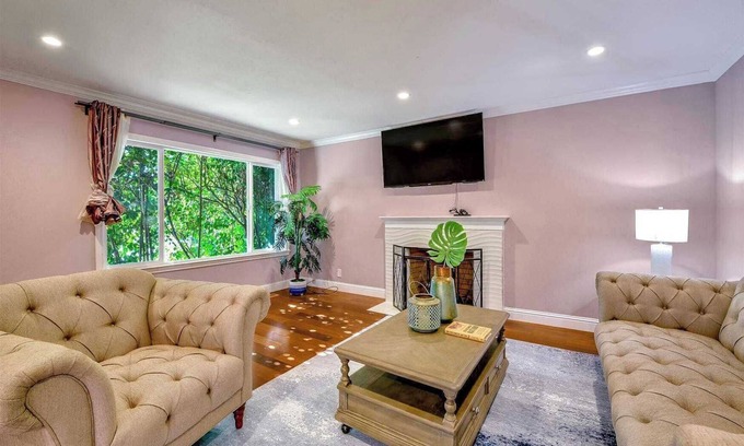 Santa Clara House | Designer Comfort in the Heart of Santa Clara – Walkable and Work-Ready #41481
