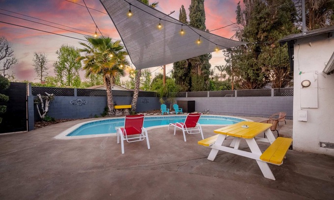 North Hills West House | *Designer: Spacious, Htd Pool, Ping Pong, BBQ etc*