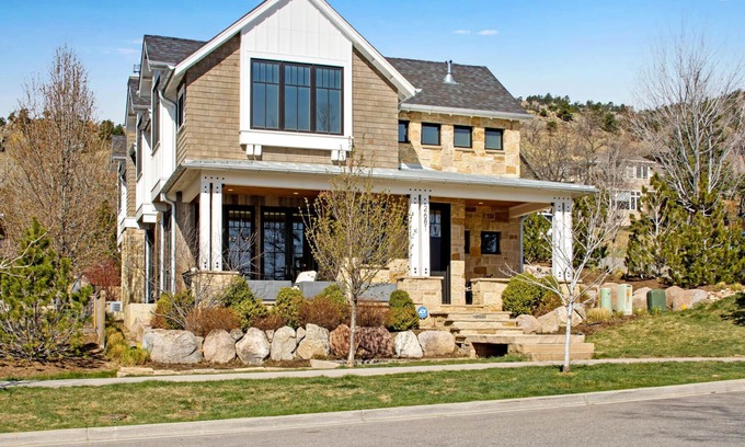 Newlands House | Desirable modern house, steps to Sanitas loop trail and walk to downtown Boulder