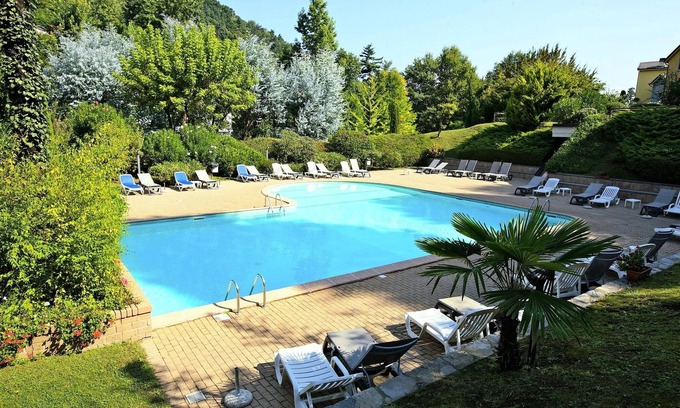 Cannobio Villa | Detached 7½-room house with approx. 10,000 m² plot and fantastic lake view