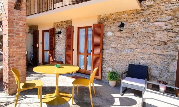 Massino Visconti Apartment | Detached apartment in the heart of Massino Visconti, between mountain and lake