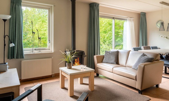 Hoogersmilde Cottage | Detached bungalow for 6 persons