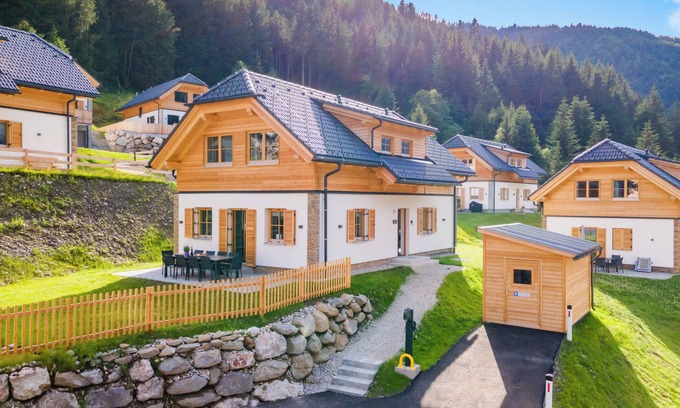 Donnersbachwald Ski Chalet | Detached chalet with infrared seats