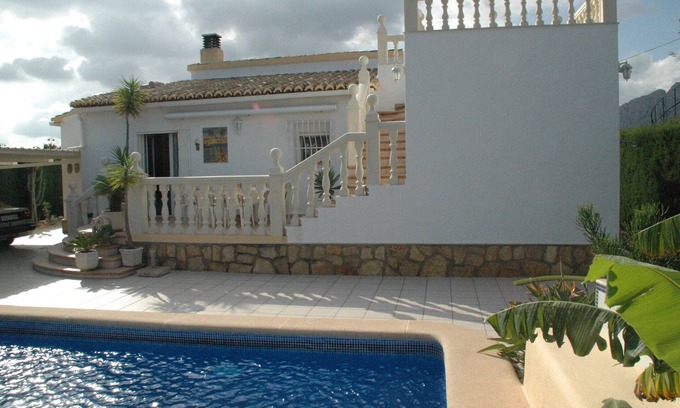 Els Poblets Ski Chalet | Detached chalet with private pool, garden, air conditioning and internet in a quiet location