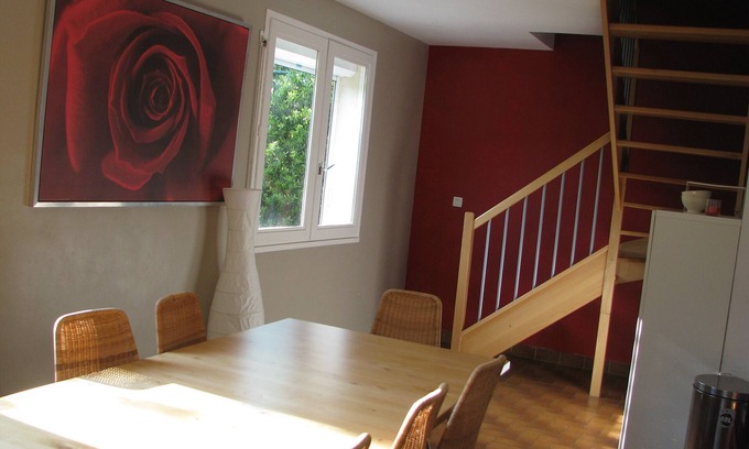 Pleurtuit Cottage | Detached cottage with enclosed green space in a quiet location