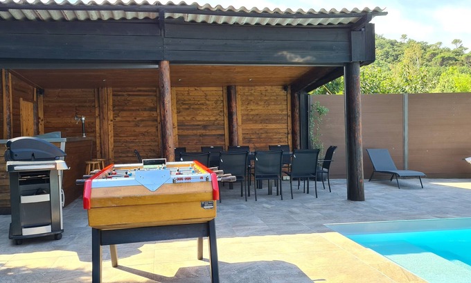 Saint-Michel-de-Llotes Villa | Detached family villa with pool and garden