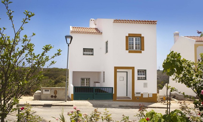Zambujeira do Mar House | Detached holiday home in Zambujeira do Mar by the sea 300 meters from the beach