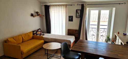 Puget-sur-Argens Apartment | Deux pièces 40 m2 au cœur du village