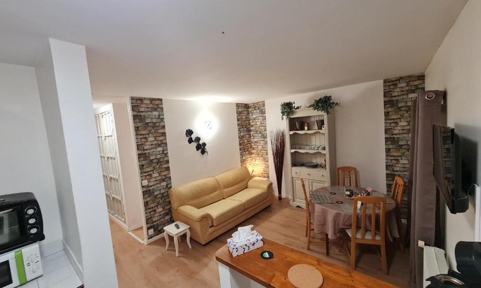 Moret-sur-Loing Apartment | Deux pièces terrasse