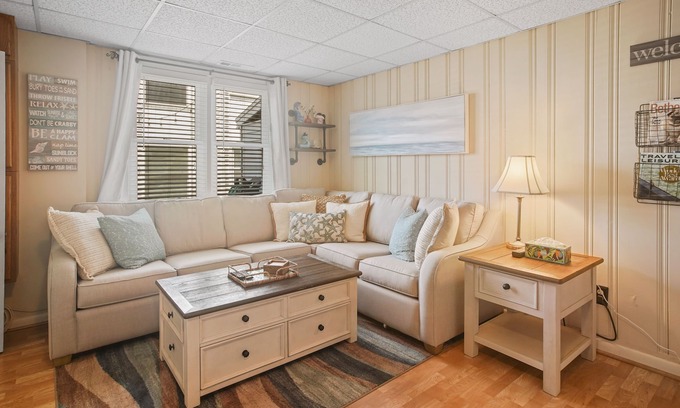 Dewey Beach Condo | DeweyBeach 2BR Ground Floor Condo. Family-Friendly, quiet, clean, walk to beach!