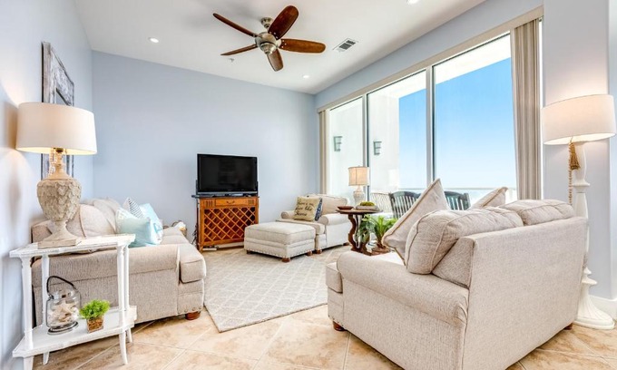 Galveston Apartment | Diamond Beach Resort Seawall Stunner