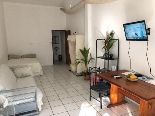 Soufriere Apartment | Diamondview Cherry Studio