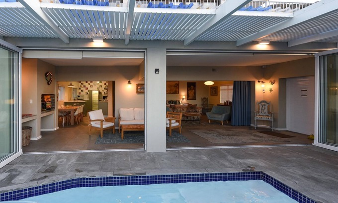 Gordons Bay Central Apartment | Die Badhuis - Fabulous living with private pool - Sleeps 4