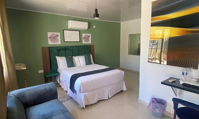 Tshabong Hotel | Dikukama Hotel
