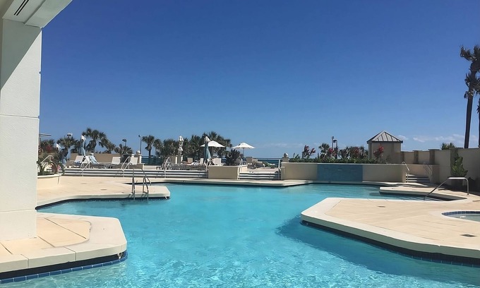 Brush - Stewarts Hotel | Direct Beach Access! Two City View Units, 2 Pools!