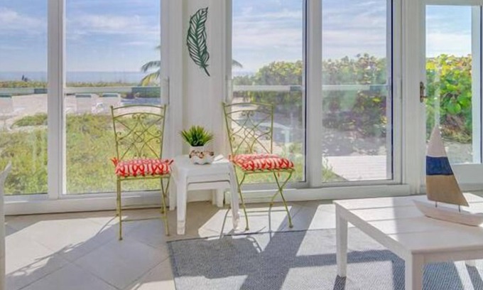 Sanibel Condo | Direct Gulf Front ! Completely Renovated Modern 2 Bedroom !