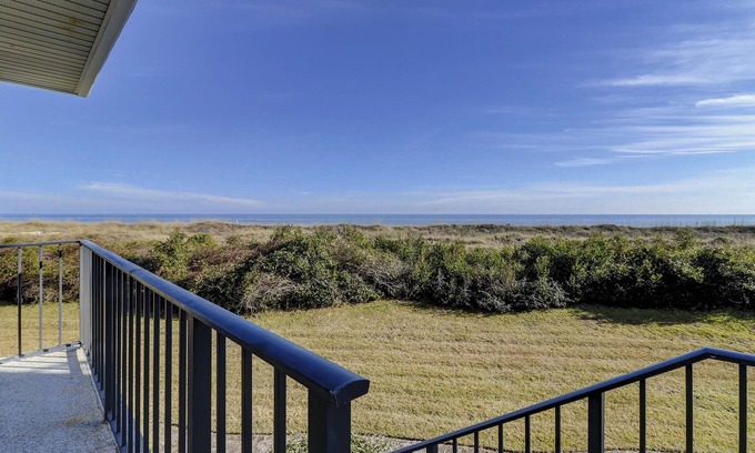 Folly Field Condo | Direct Oceanfront 2 BR Updated Luxury condo Bikes & Beach Gear Included