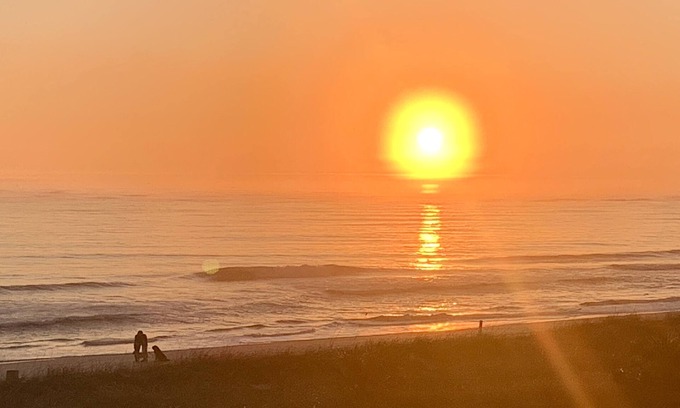 Vilano Beach Condo | DIRECT Oceanfront, 2BR/2BA w/Panoramic Views! 7 mins to downtown St. Augustine!