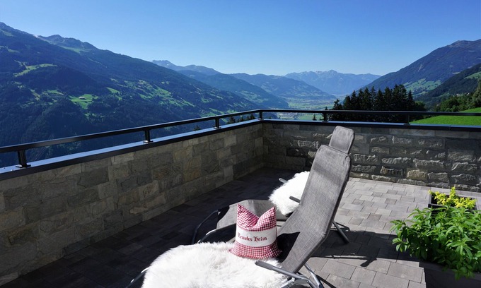 Rohrberg Apartment | ♥ Directly in the ski and hiking area of the Zillertal Arena ♥