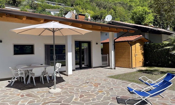 Idro House | Directly on the lake with garden