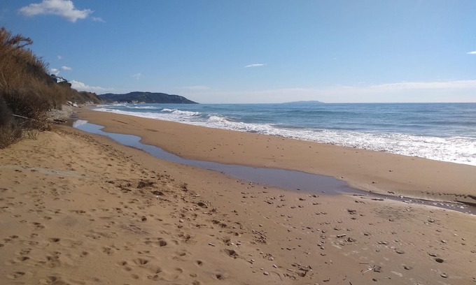 Ag. Georgios House | DIRECTLY ON THE SEA BEAUTIFUL APARTMENT for 2 to 4 guests
