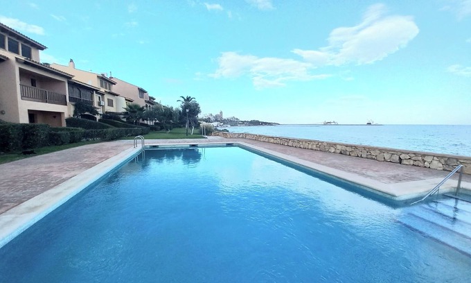 Alcanar Apartment | Disconnect with fabulous ocean views, ideal for families.