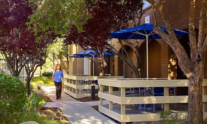 Flagstaff Hotel | Discover a Scenic Retreat Near Flagstaff's Natural & Historic Gems w/Gym & Pool