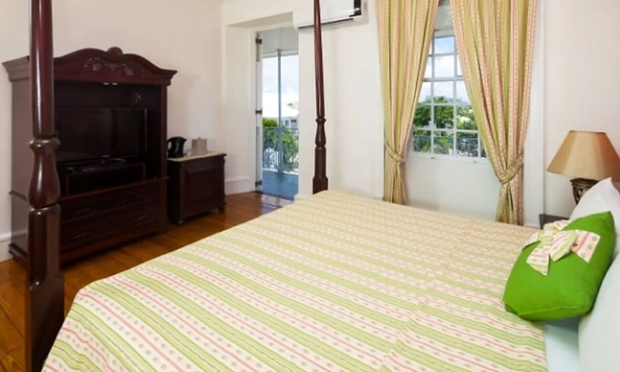Hastings Hotel | Discover Brownes Beach! Contemporary Unit w/Balcony! Pool and FREE Parking