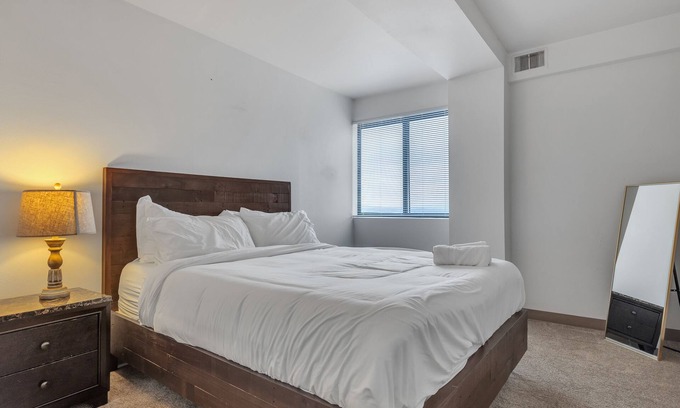 Downtown Harrisburg Apartment | Discover spacious 1 & 2-bedroom apartments & corporate suites in a desirable location