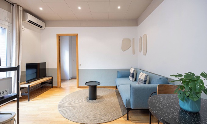 Barceloneta Apartment | Discover the charm of Barceloneta in our cozy one-bedroom apartment, perfect for monthly stays. Ideal for professionals and couples, this space combines comfort and functionality with the unique appeal of being just steps away from the beach.
