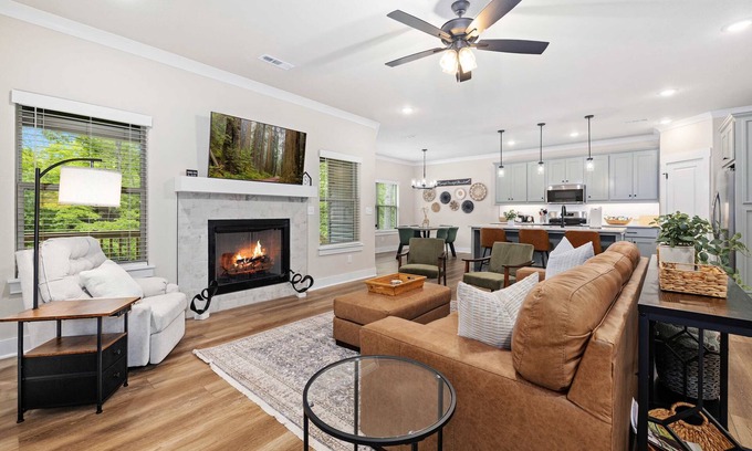 Bella Vista House | Discoverer - Ozark Mountain Retreat - Pets Allowed