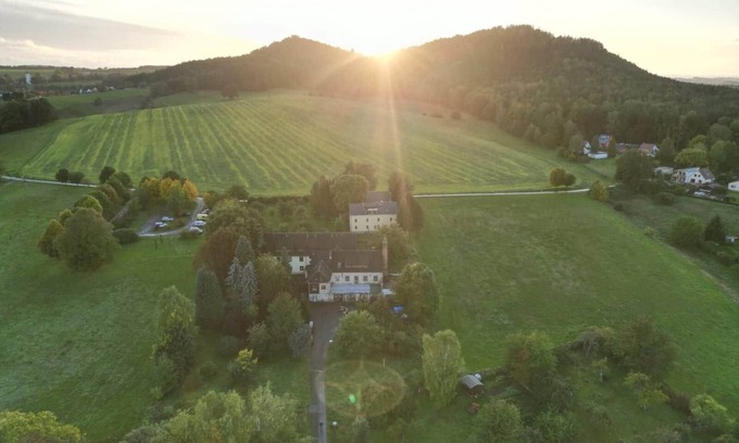 Kleinhennersdorf Bed & Breakfast | Discovering Heymannbaude - a cultural site close to nature