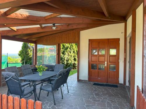 Golcuv Jenikov House | Dobčický dům