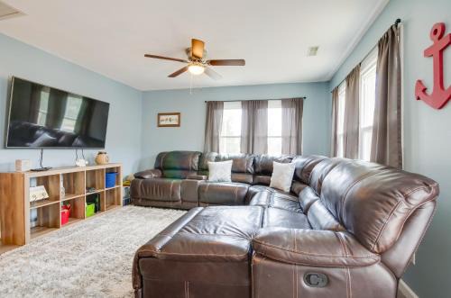 Gravois Mills House | Dock and Furnished Deck Lakefront Gravois Mills Gem