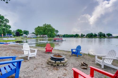 Bronson House | Dock and Kayak - Waterfront Retreat on Gilead Lake!