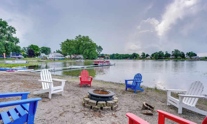 Bronson House | Dock & Kayak - Waterfront Retreat on Gilead Lake!
