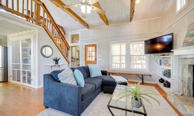 Blanco Apartment | Dog-Friendly Cabin w/Fire Pit in Johnson City!
