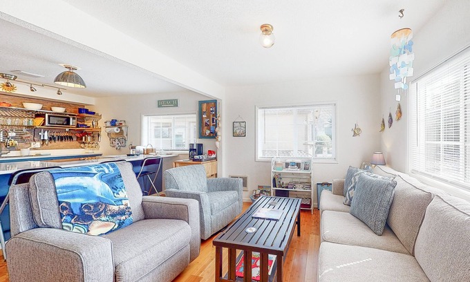 Winchester Bay House | Dog-friendly home with two full kitchens & a gas grill - walk to the ocean