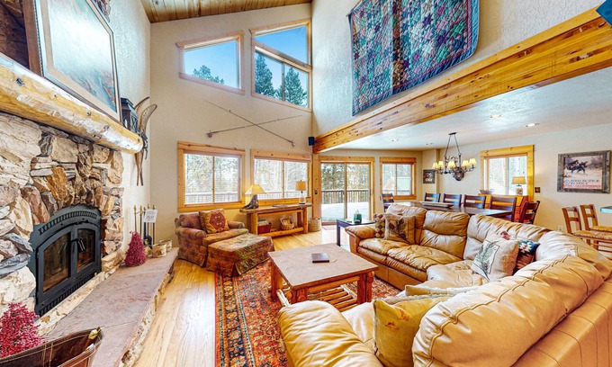 Sunset Ridge House | Dog-friendly mountain home with fireplace, firepit & ping-pong - great for kids