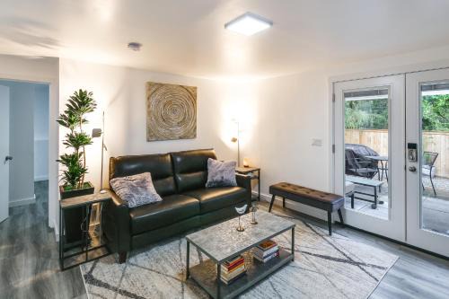 Education Hill Apartment | Dog-Friendly Redmond Area Home with Fenced Yard!