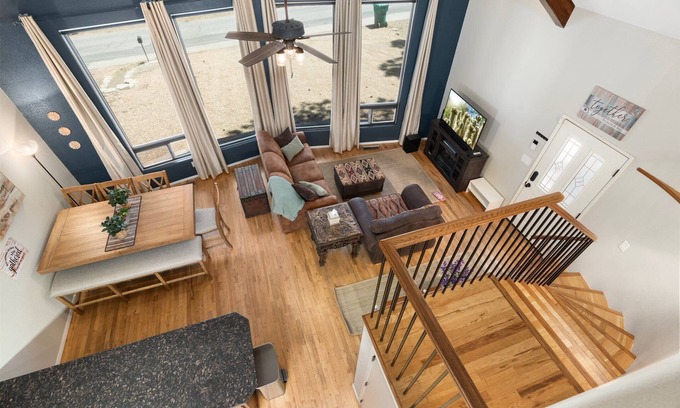 Show Low House | Dog-friendly, rustic chalet w/loft close to Fools Hollow Lake/outdoor adventures