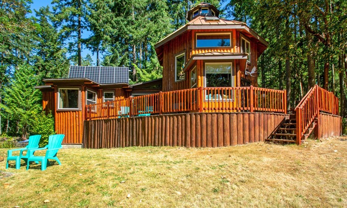 Sequim Cabin | Dog-friendly, solar-powered cabin on 5 acres with woodstove, firepit & deck