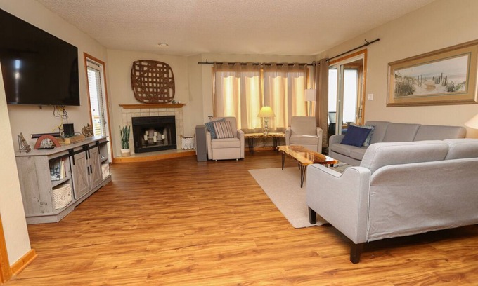 Southern Shores Condo | Dog-friendly Soundside 2 BR condo w/community pool and sound access