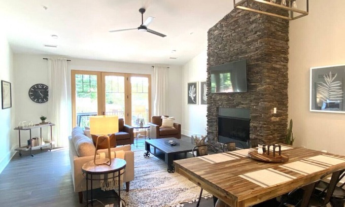 Blowing Rock Condo | Dogwood at MP · Blowing Rock w/Parking-Dogwood @Main&Pine