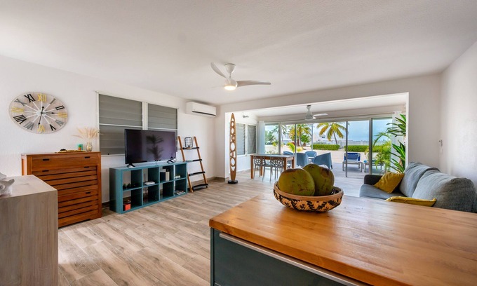 Nettle Bay House | Dolce apartment on the beach of the Baie Nettlé NBBC