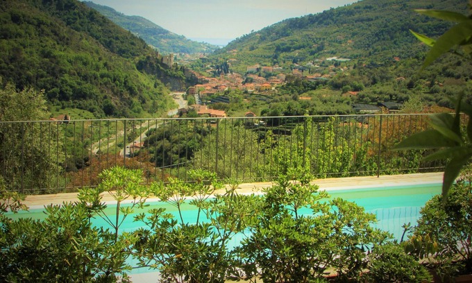 Dolceacqua House | DOLCEACQUA HOLIDAY HOUSE BETWEEN OLIVE OLIVES AND VIEWS TO THE SEA